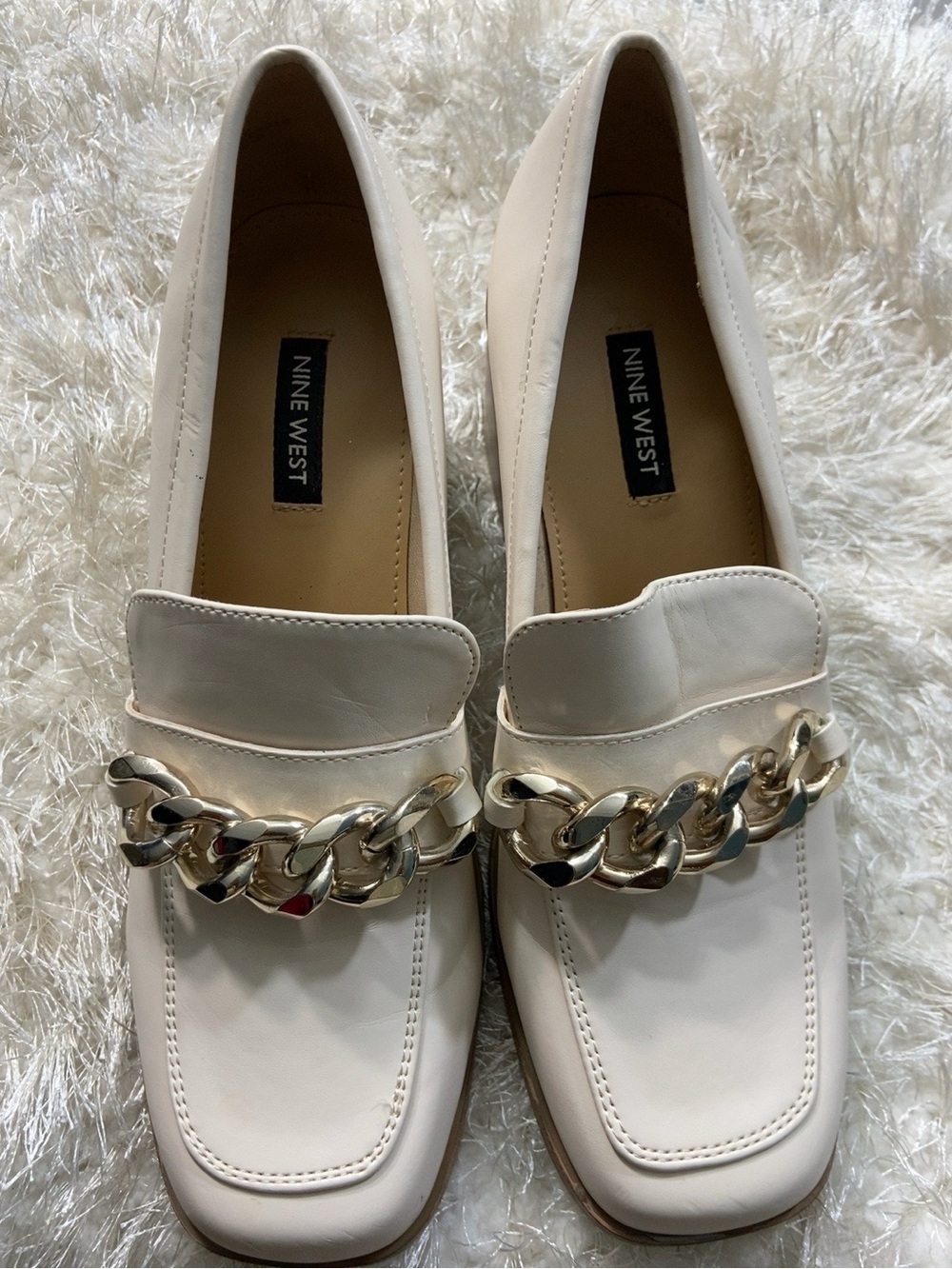 Nine West White gold Chain Detail Block Heel Loafers โ Size 7M